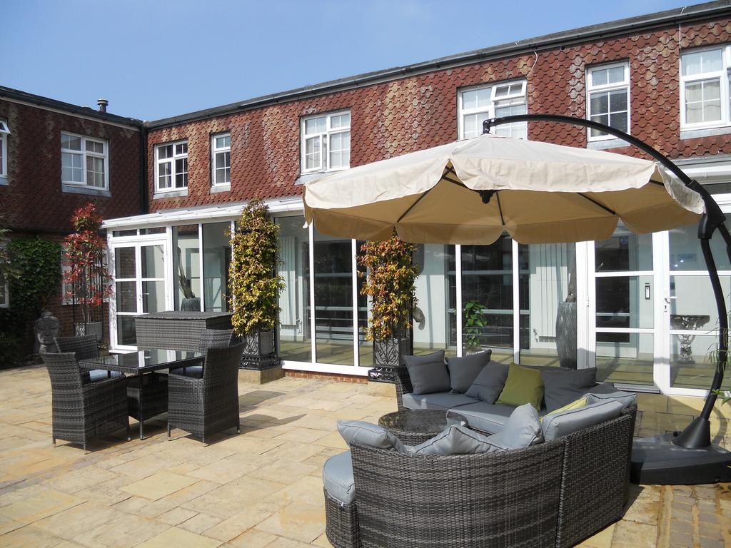The Royal Chace Hotel Enfield Bagian luar foto