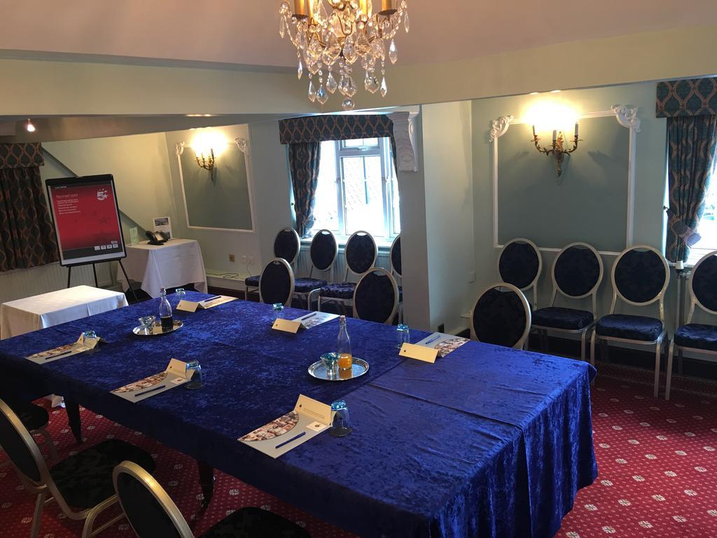 The Royal Chace Hotel Enfield Bagian luar foto