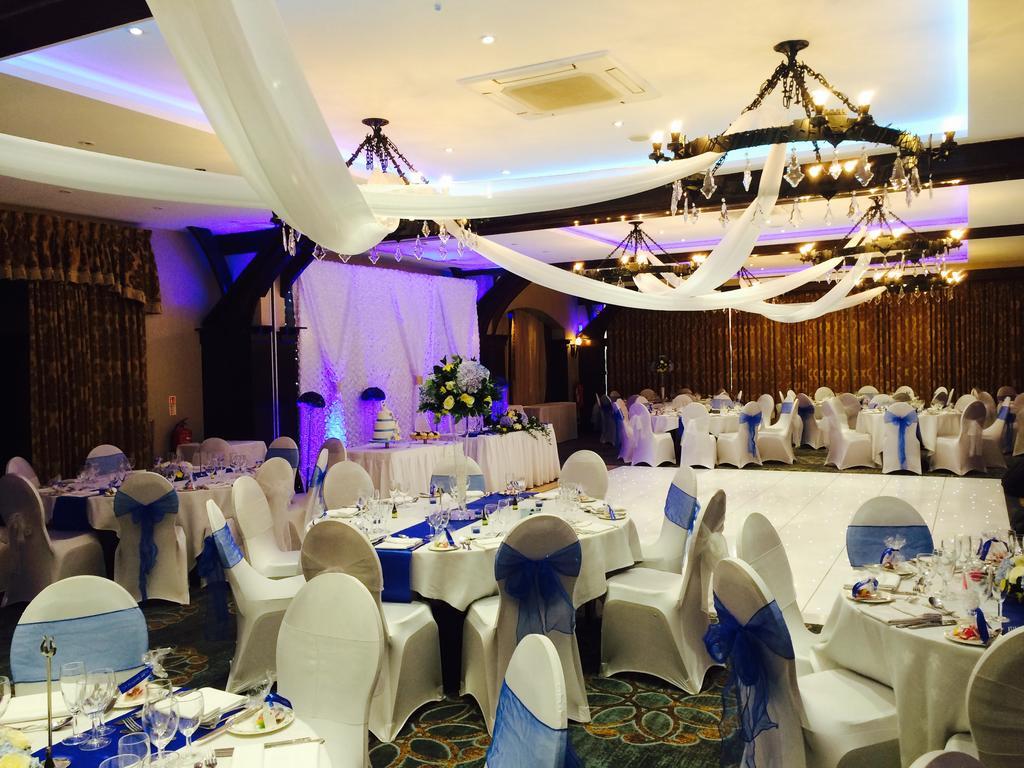 The Royal Chace Hotel Enfield Bagian luar foto