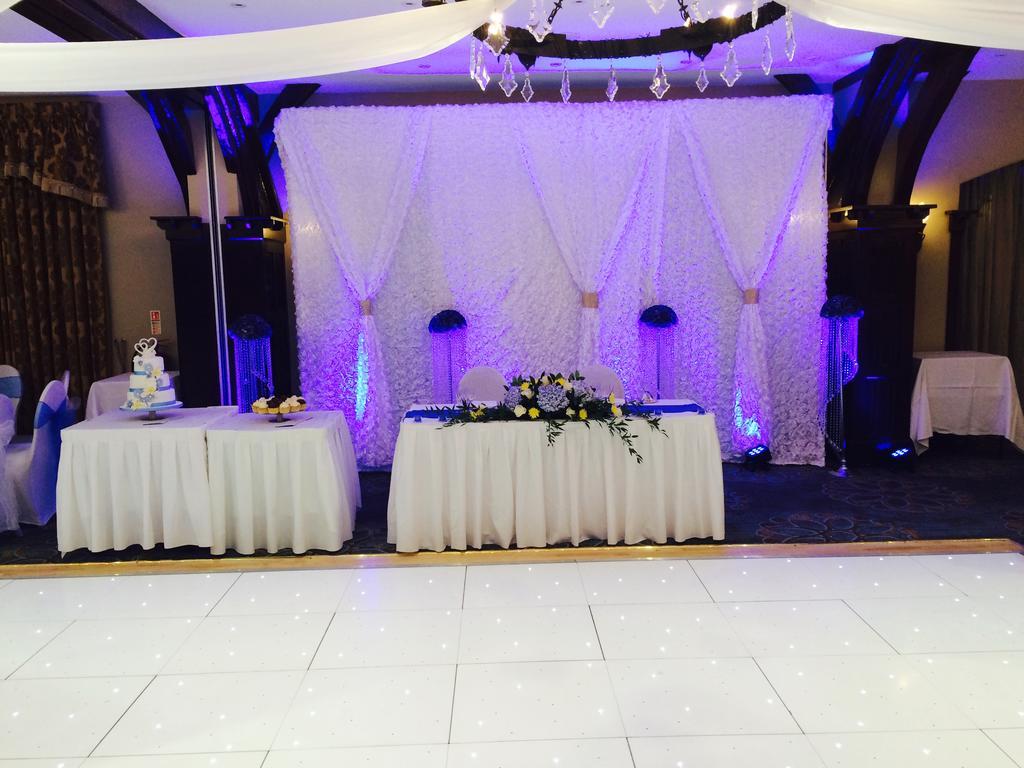 The Royal Chace Hotel Enfield Bagian luar foto