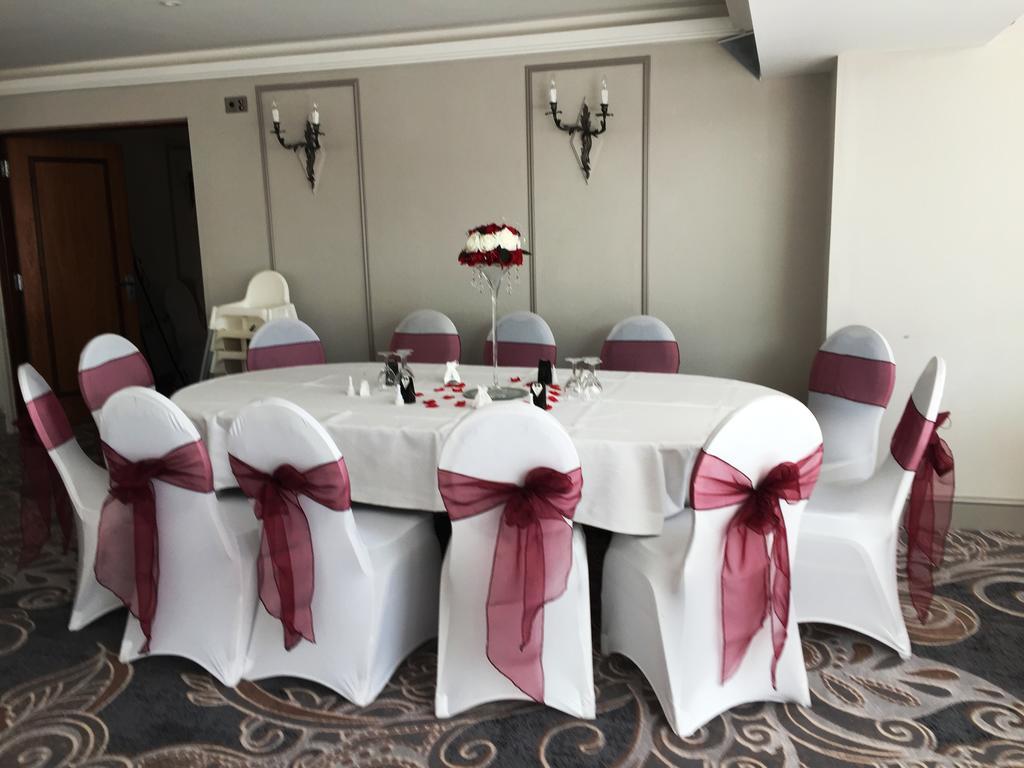 The Royal Chace Hotel Enfield Bagian luar foto