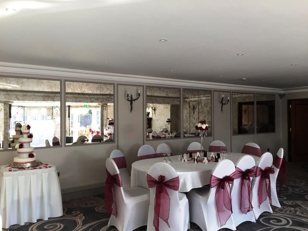 The Royal Chace Hotel Enfield Bagian luar foto