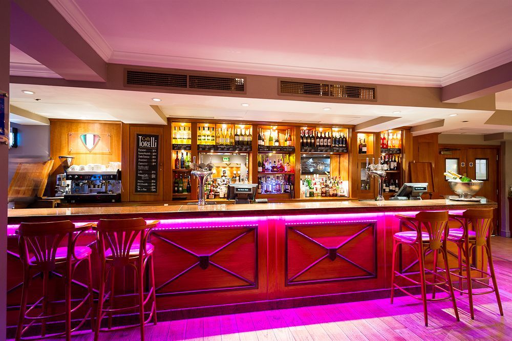 The Royal Chace Hotel Enfield Bagian luar foto