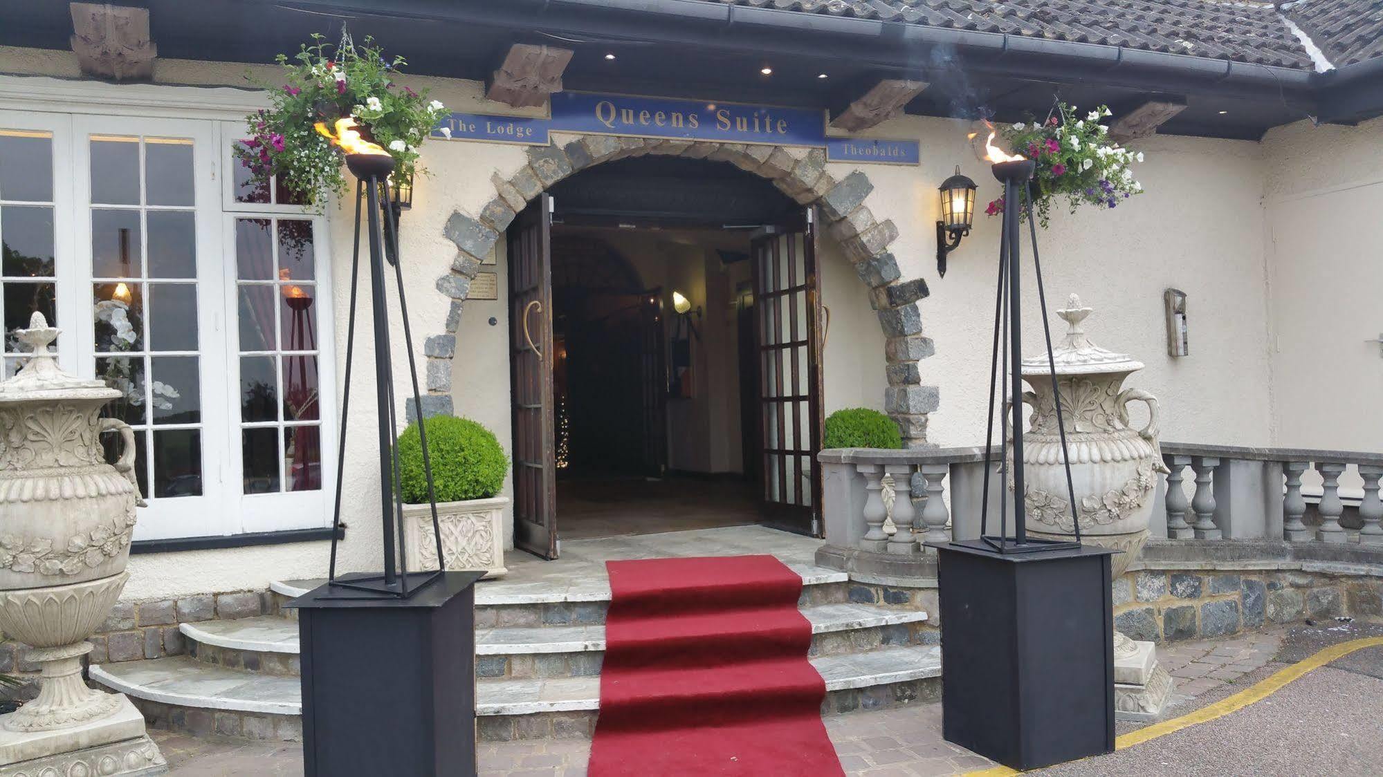The Royal Chace Hotel Enfield Bagian luar foto