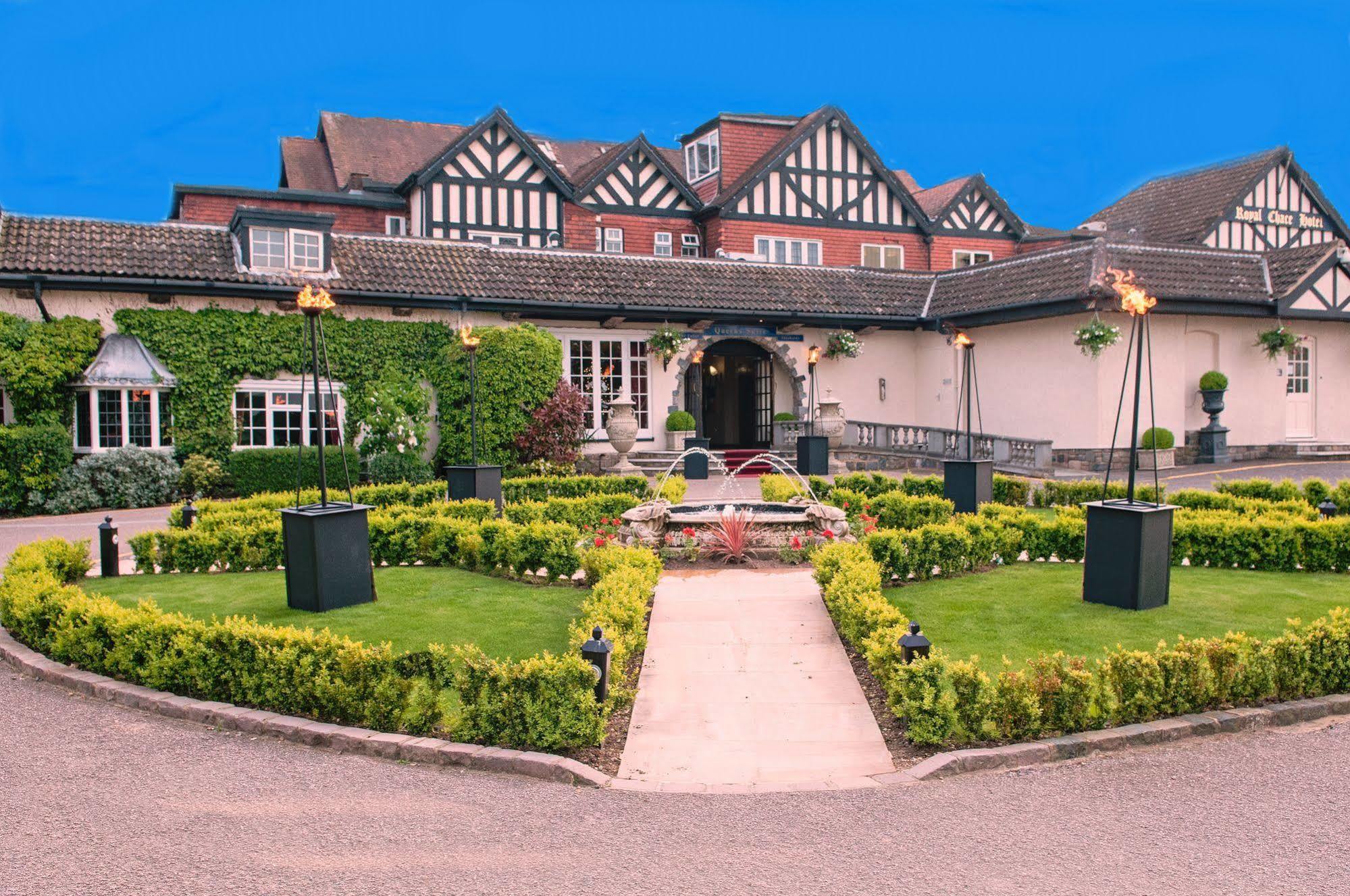 The Royal Chace Hotel Enfield Bagian luar foto