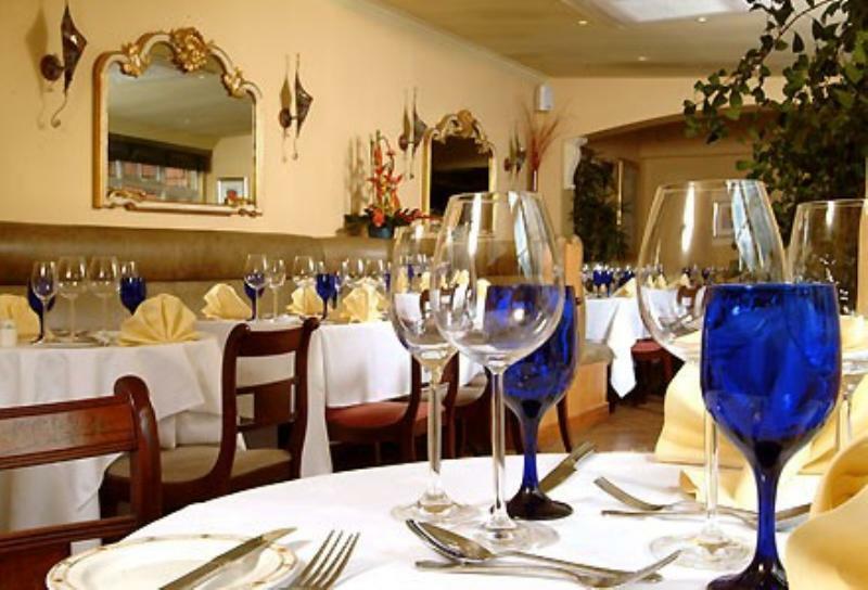 The Royal Chace Hotel Enfield Bagian luar foto